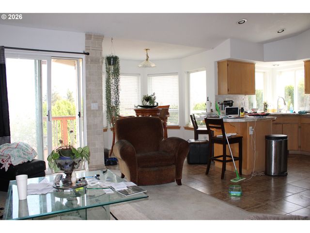 110 Sw 16TH Ct, Troutdale, OR 97060