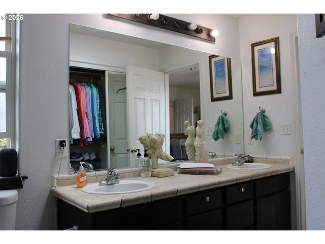 110 Sw 16TH Ct, Troutdale, OR 97060