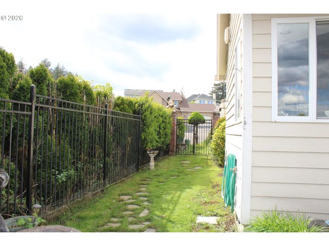 110 Sw 16TH Ct, Troutdale, OR 97060