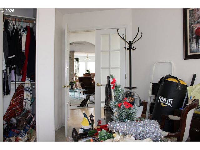 110 Sw 16TH Ct, Troutdale, OR 97060