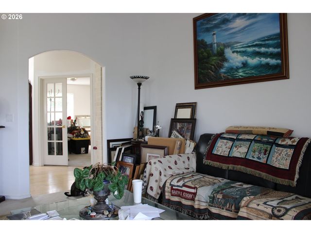 110 Sw 16TH Ct, Troutdale, OR 97060