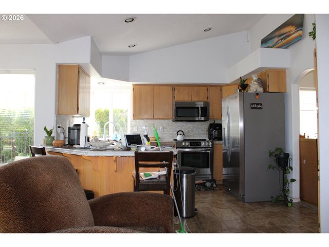 110 Sw 16TH Ct, Troutdale, OR 97060