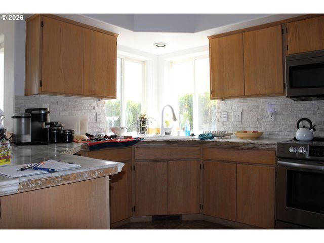 110 Sw 16TH Ct, Troutdale, OR 97060