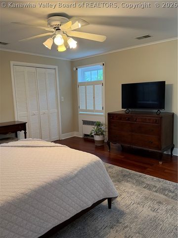 922 Woodland Avenue, South Charleston, WV 25303
