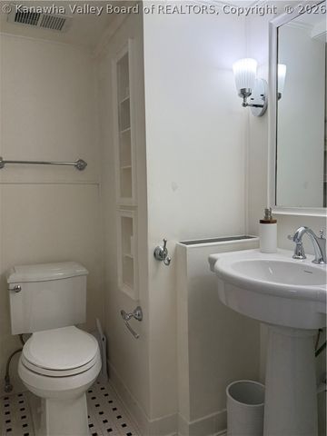922 Woodland Avenue, South Charleston, WV 25303
