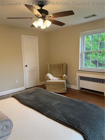 922 Woodland Avenue, South Charleston, WV 25303