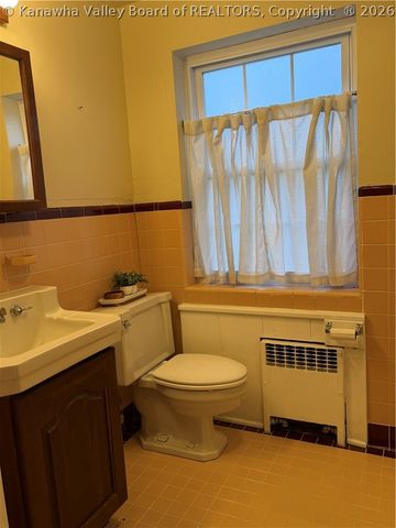 922 Woodland Avenue, South Charleston, WV 25303
