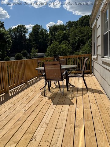 922 Woodland Avenue, South Charleston, WV 25303