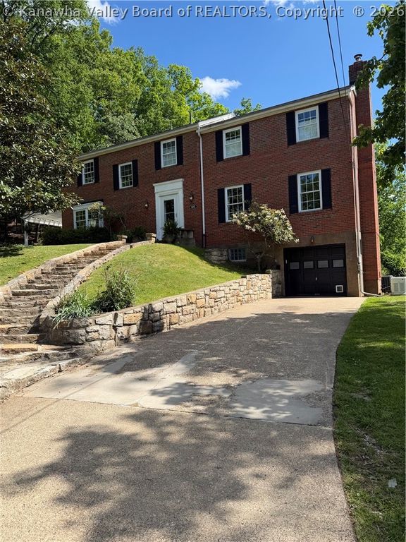 922 Woodland Avenue, South Charleston, WV 25303