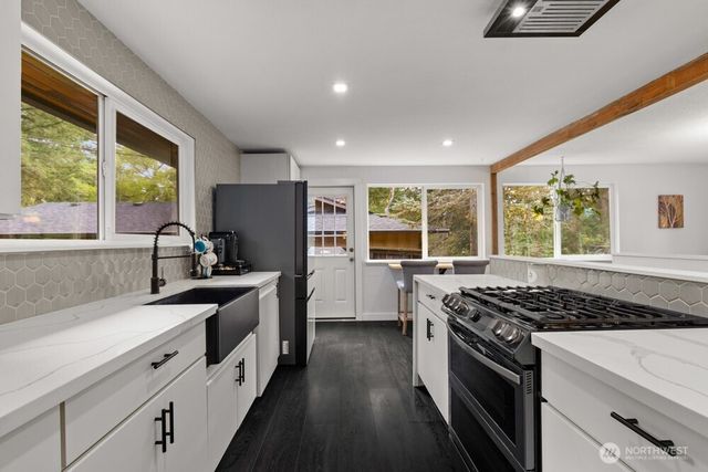 7506 66th Avenue W, Lakewood, WA 98499