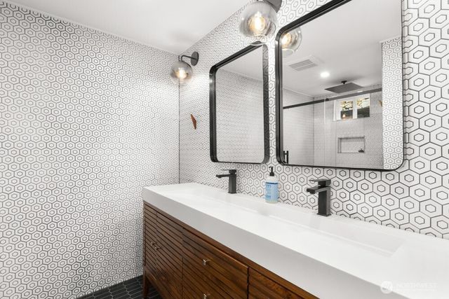 7506 66th Avenue W, Lakewood, WA 98499