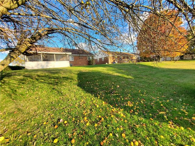 100 Monahan St, Hopewell Twp, PA 15001