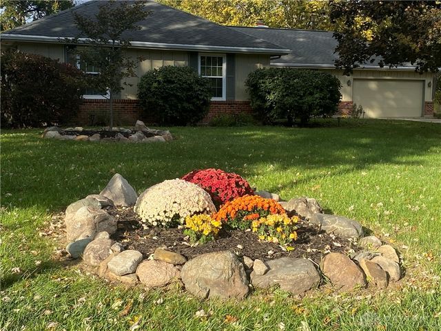 1811 Greenbriar Drive, Troy, OH 45373