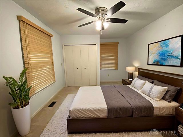 1811 Greenbriar Drive, Troy, OH 45373