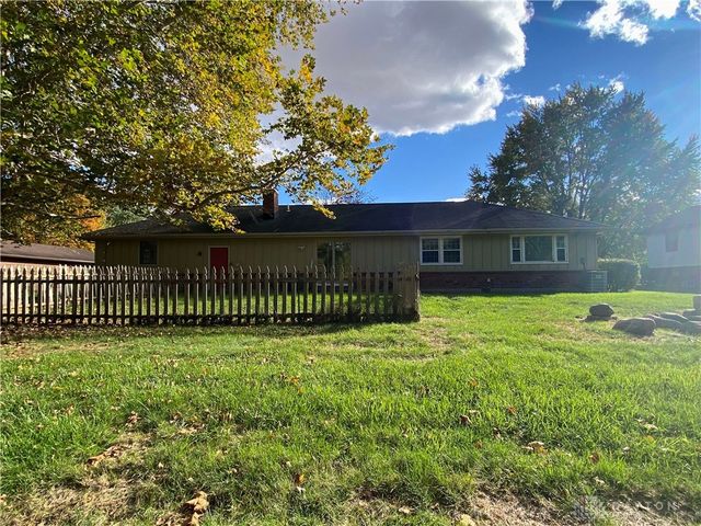 1811 Greenbriar Drive, Troy, OH 45373