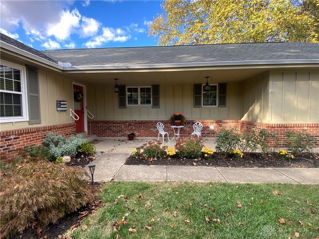 1811 Greenbriar Drive, Troy, OH 45373