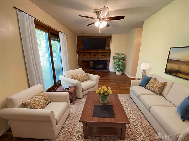 1811 Greenbriar Drive, Troy, OH 45373