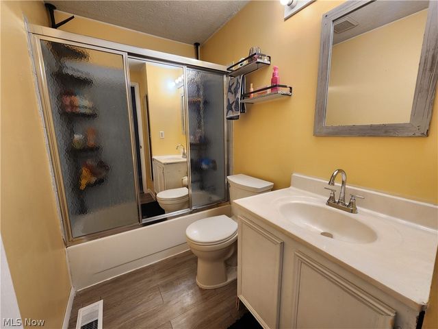 4566 Chatwood Drive, Stow, OH 44224