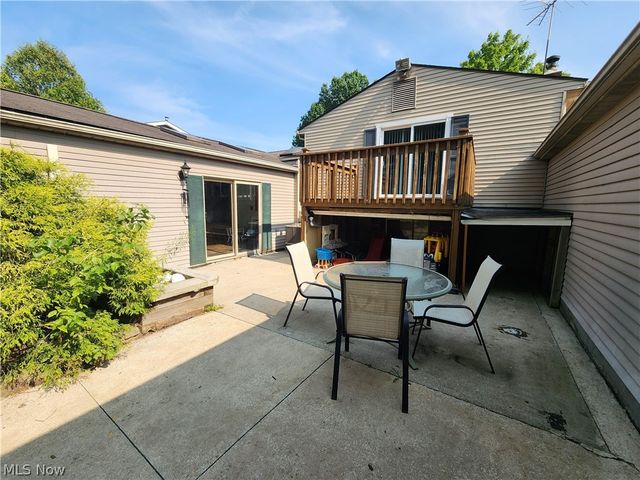 4566 Chatwood Drive, Stow, OH 44224