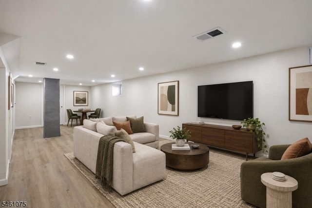 13 Columbus Ave, Edison Twp., NJ 08817