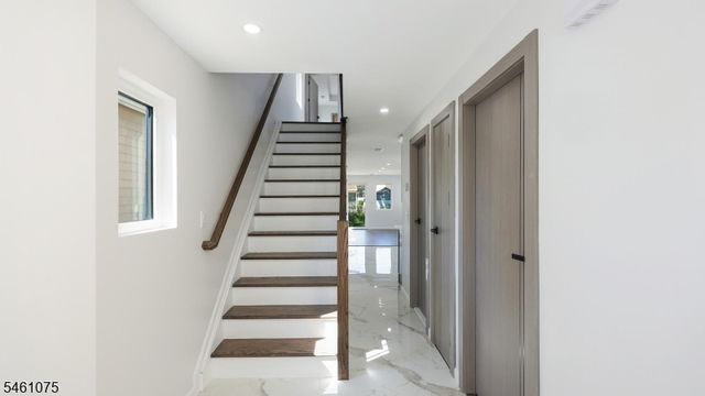 13 Columbus Ave, Edison Twp., NJ 08817