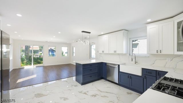 13 Columbus Ave, Edison Twp., NJ 08817