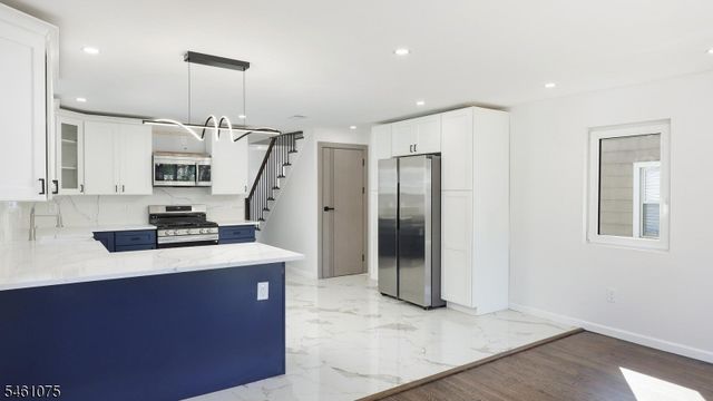 13 Columbus Ave, Edison Twp., NJ 08817