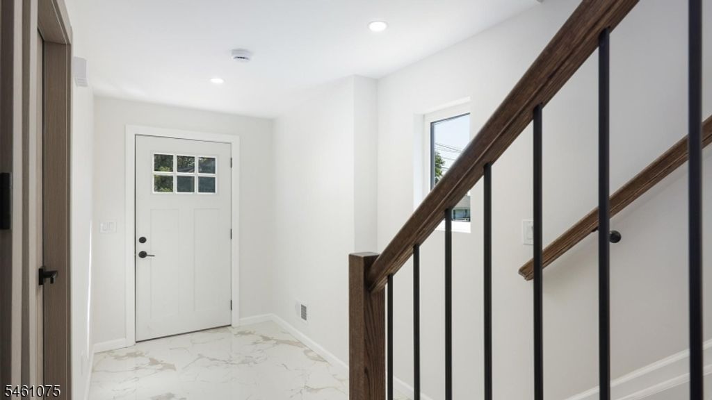 13 Columbus Ave, Edison Twp., NJ 08817 — photo 4