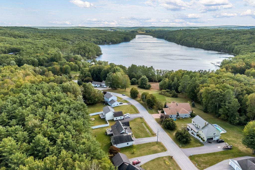 33 Waters Edge Drive, Lewiston, ME 04240 — photo 4