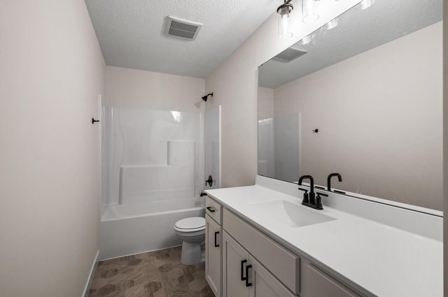 2140 Arkwright Street, Maplewood, MN 55117