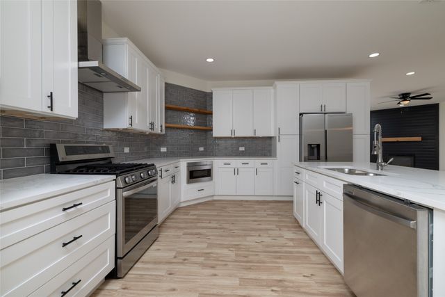 66 Lucas Lane, Edgecliff Village, TX 76134