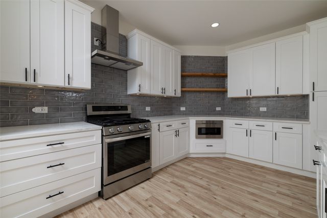 66 Lucas Lane, Edgecliff Village, TX 76134