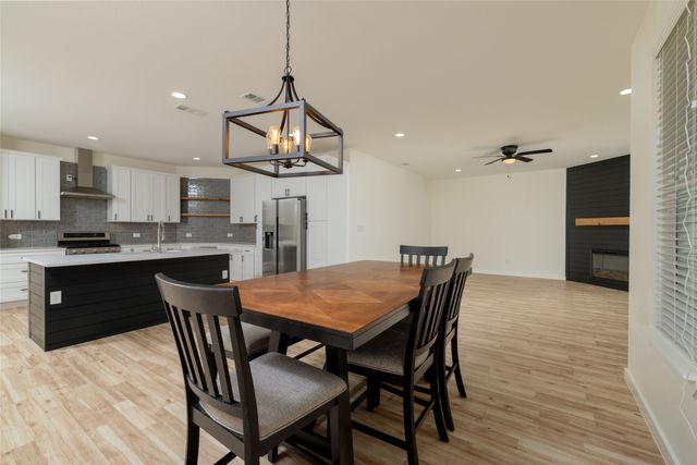 66 Lucas Lane, Edgecliff Village, TX 76134