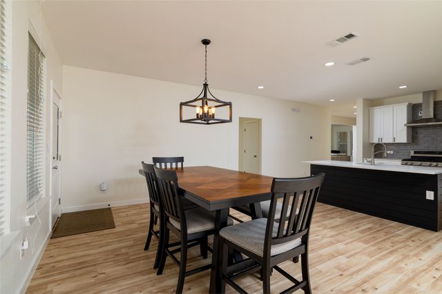 66 Lucas Lane, Edgecliff Village, TX 76134