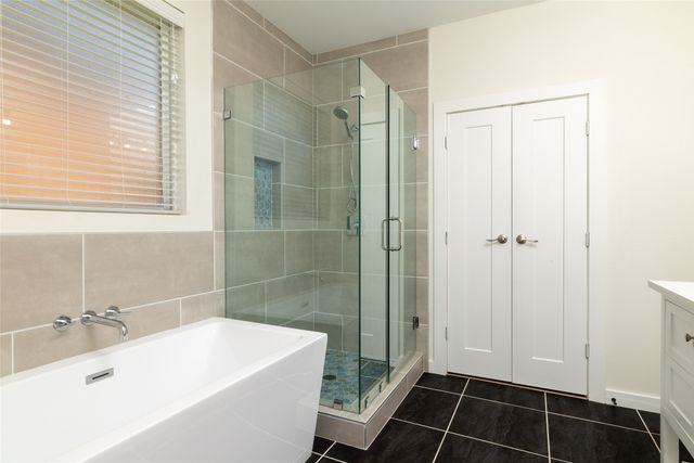 66 Lucas Lane, Edgecliff Village, TX 76134