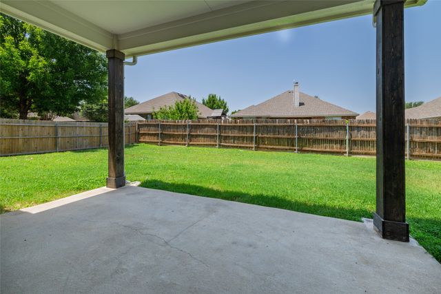 66 Lucas Lane, Edgecliff Village, TX 76134
