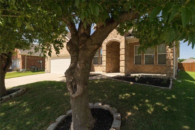 66 Lucas Lane, Edgecliff Village, TX 76134