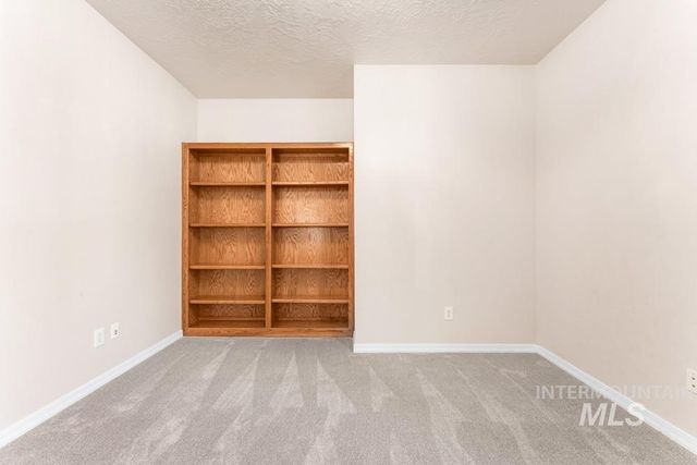 10251 W Cranberry Ct, Boise, ID 83704