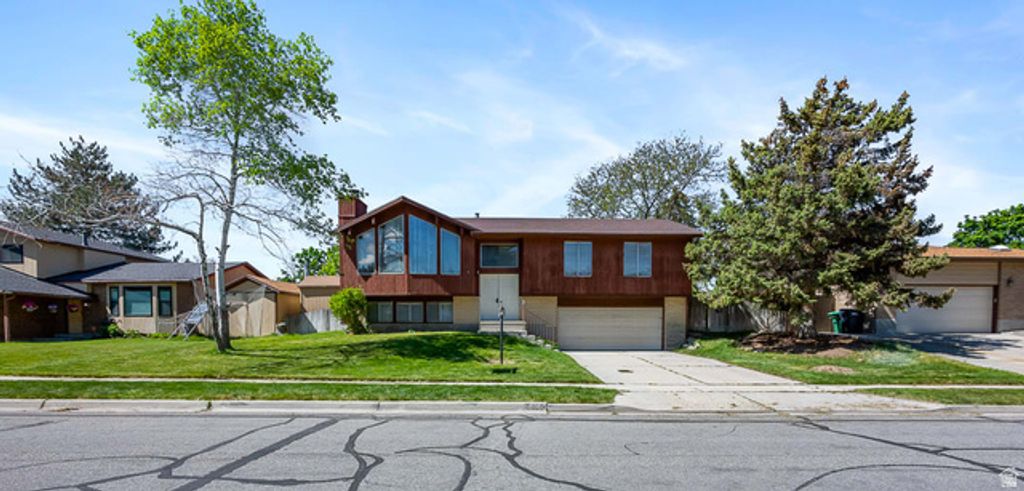 10140 S BUTTERCUP DR, Sandy, UT 84092
