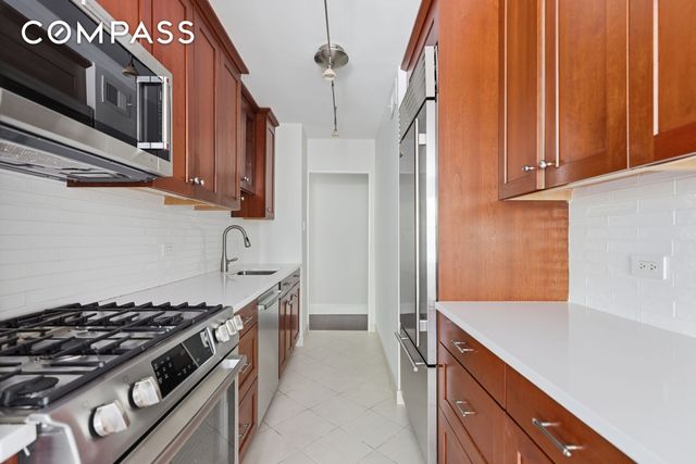 360 E 72nd St Apt A306, New York City, NY 10021