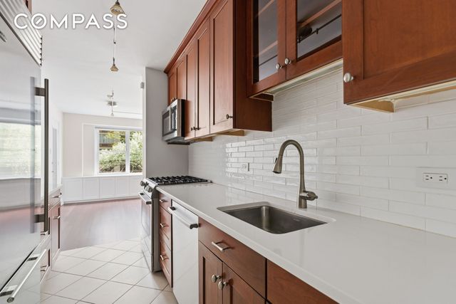 360 E 72nd St Apt A306, New York City, NY 10021