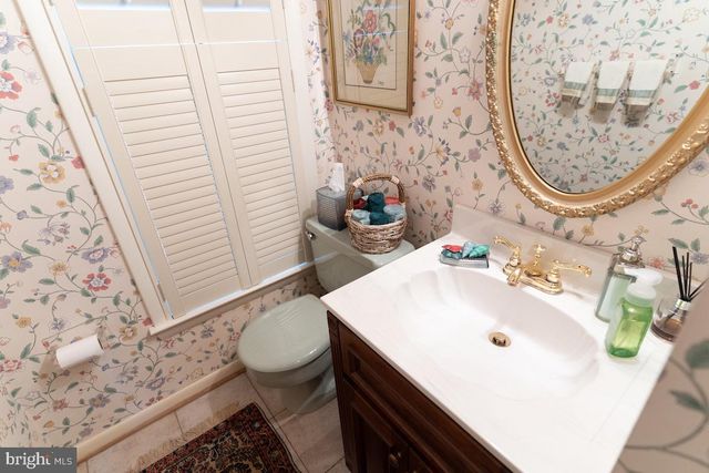 11905 VIEWCREST TER, Silver Spring, MD 20902