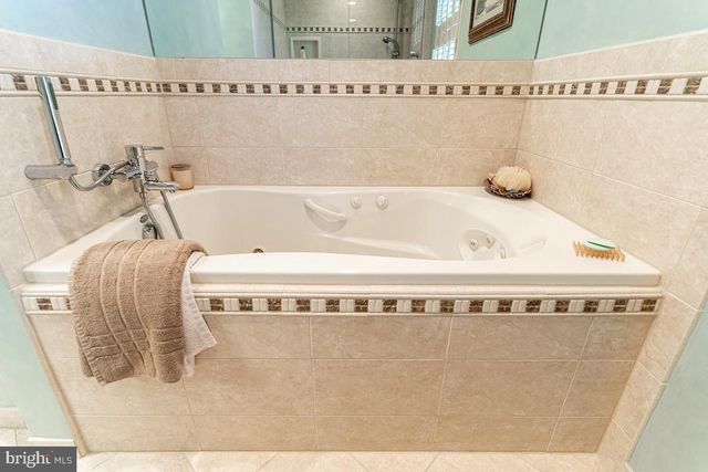11905 VIEWCREST TER, Silver Spring, MD 20902
