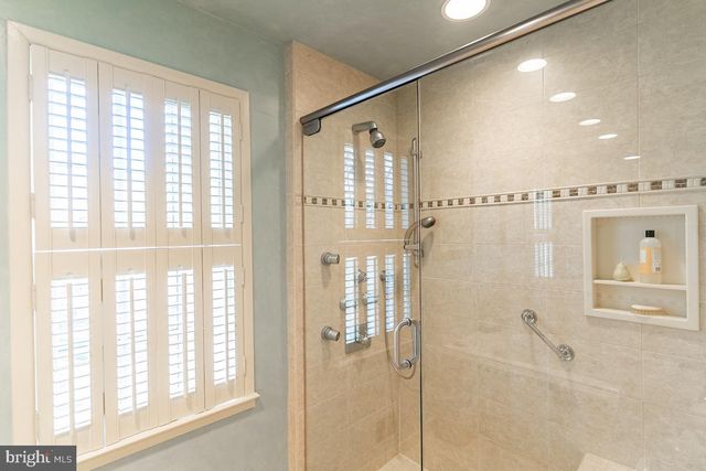 11905 VIEWCREST TER, Silver Spring, MD 20902