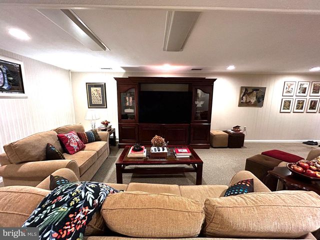 11905 VIEWCREST TER, Silver Spring, MD 20902