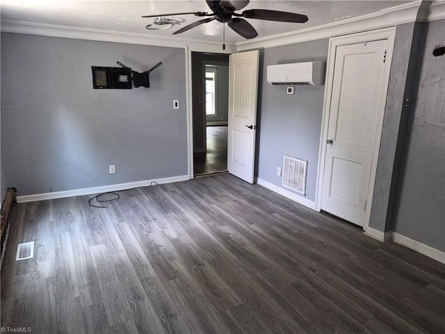 1819 J Avenue, Greensboro, NC 27403