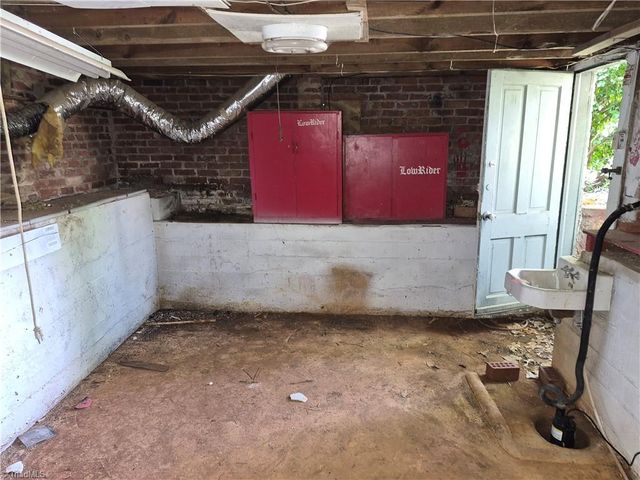 1819 J Avenue, Greensboro, NC 27403