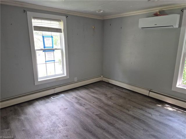 1819 J Avenue, Greensboro, NC 27403