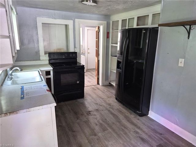 1819 J Avenue, Greensboro, NC 27403