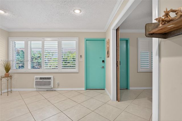 1308 Bayview Drive 2B, Fort Lauderdale, FL 33304